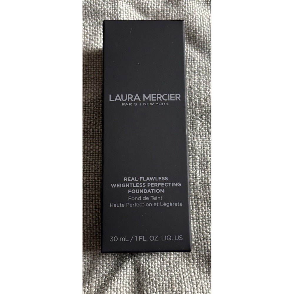 Laura Mercier - Real Flawless Weightless Perfecting Foundation - 4w1 Suntan 1oz